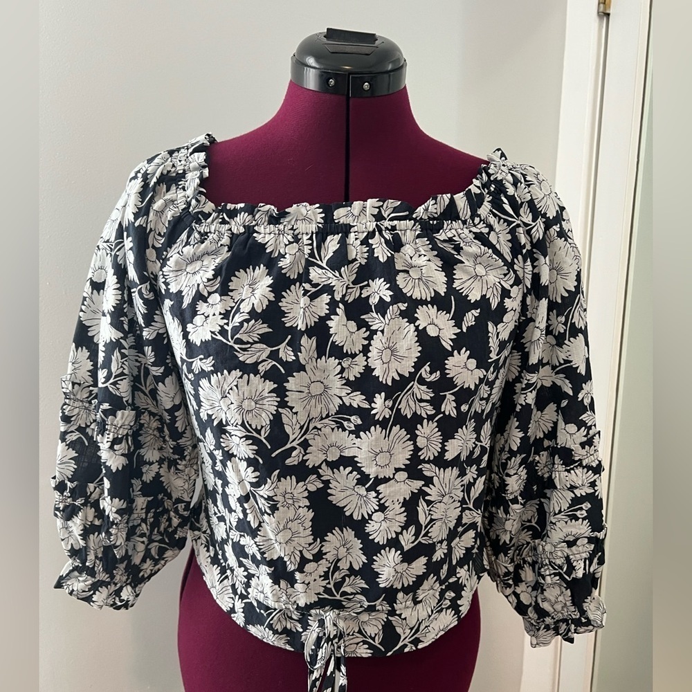 Lauren Conrad Top Blouse Size Medium NWT